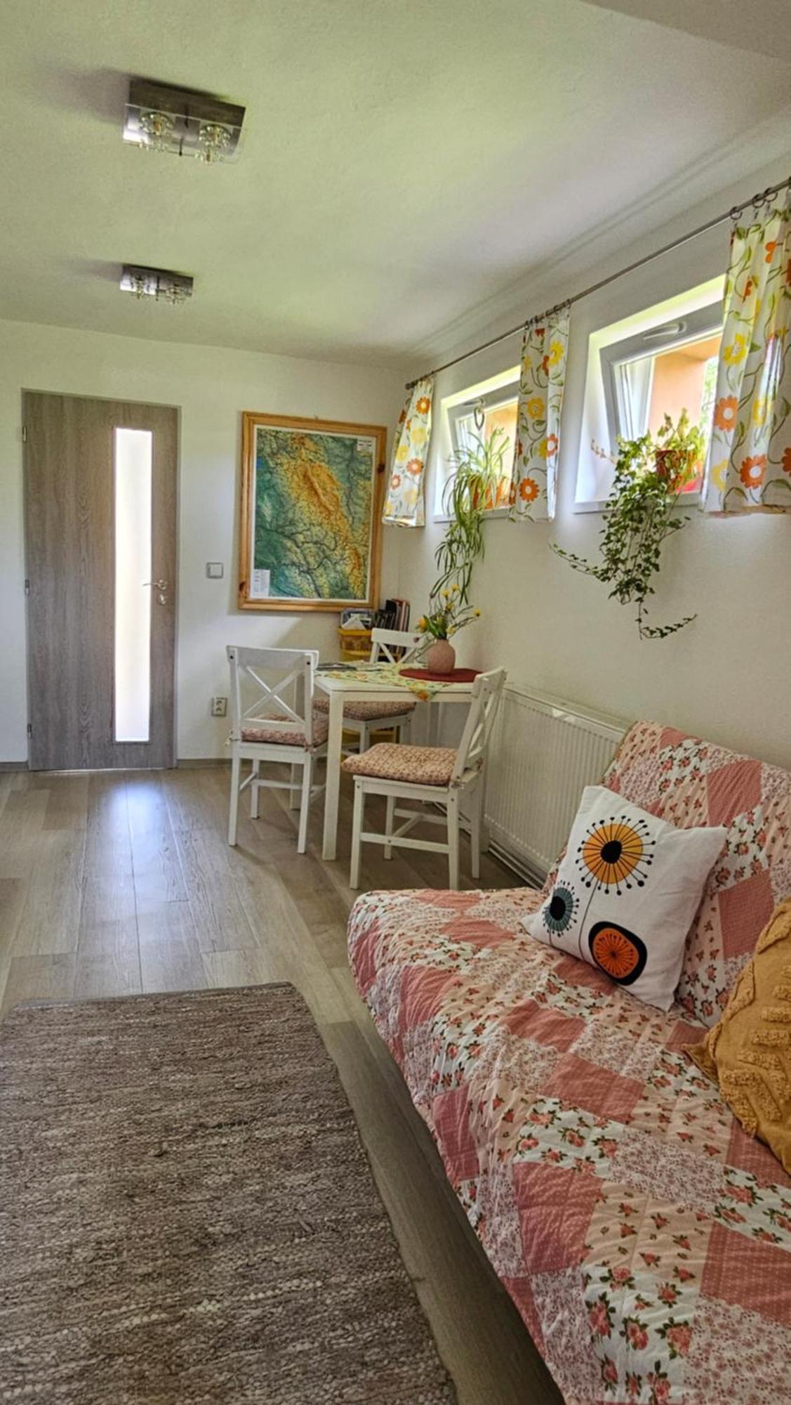 Karovi Apartament *